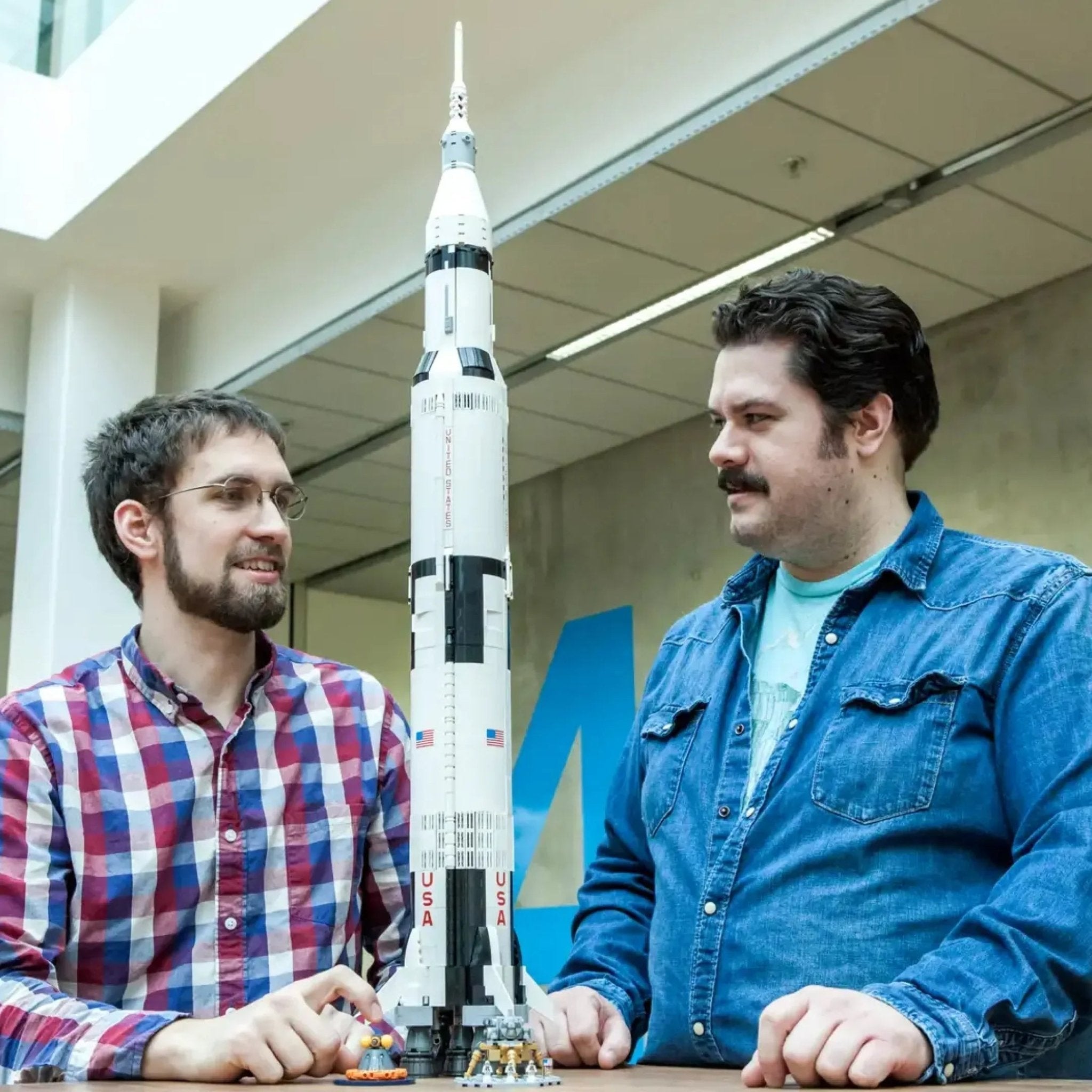 Apollo 5 - NASA AS - 204 Saturn V (1969 pieces) - BRICKS LAB