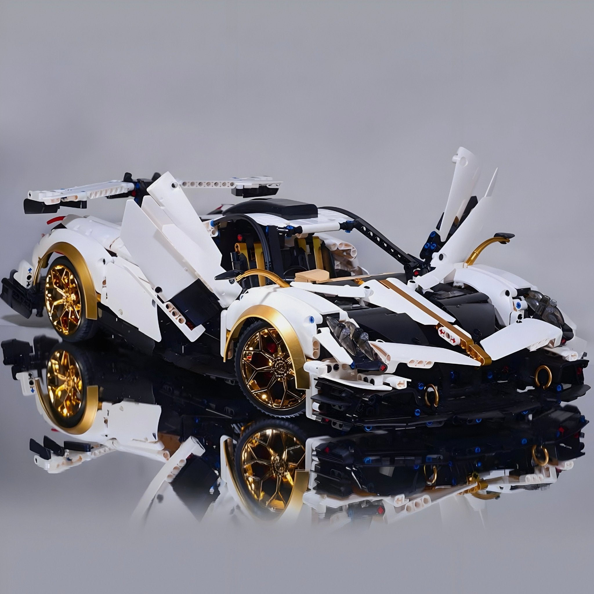 Gold Edition Pagani Huayra | 3430pcs - BRICKS LAB