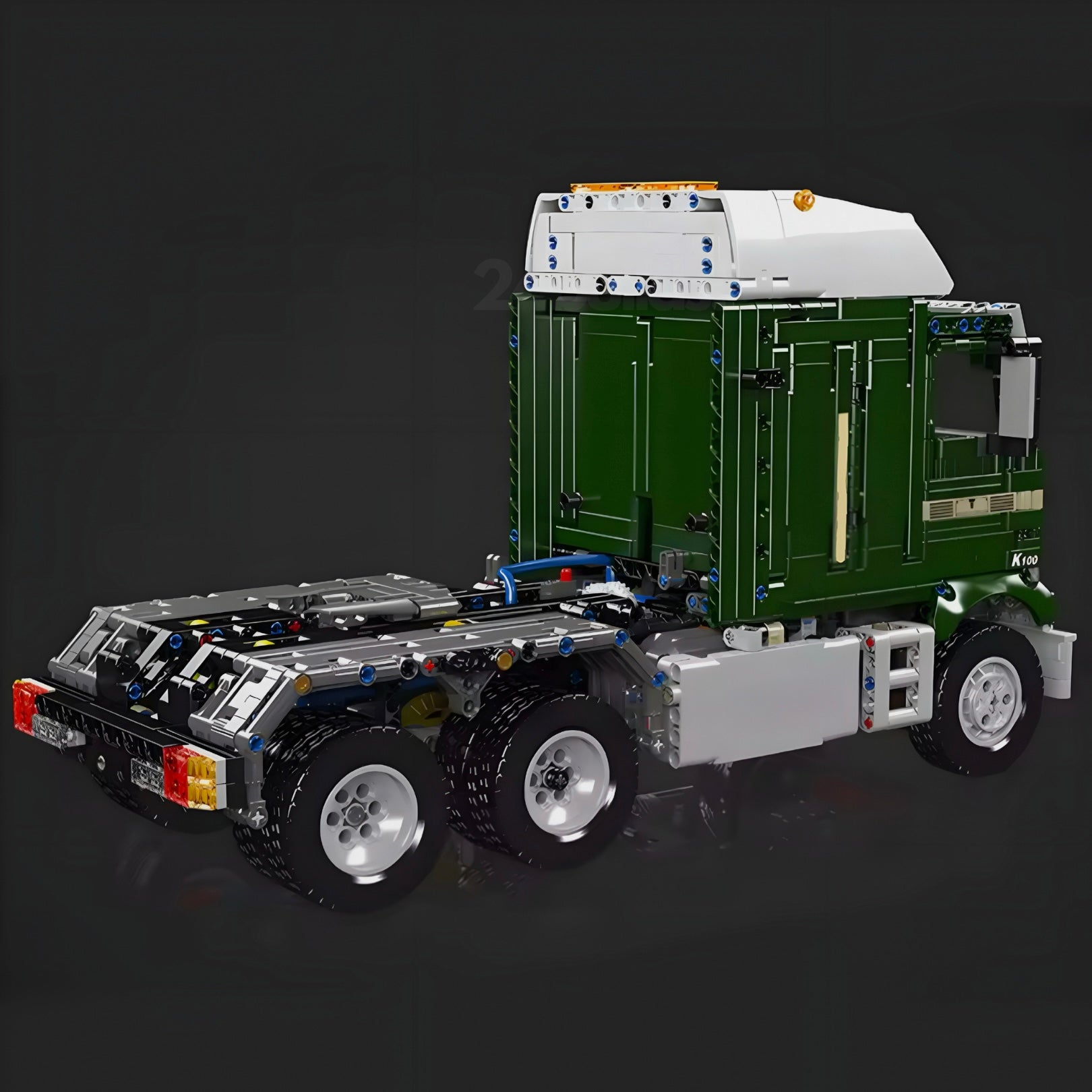 Remote Controlled 70s Cabover Truck | 2182pcs - BRICKS LAB