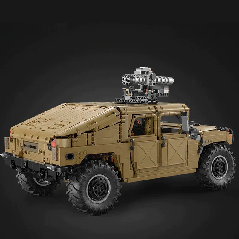 REMOTE CONTROLLED HUMVEE | 3934PCS - BRICKS LAB